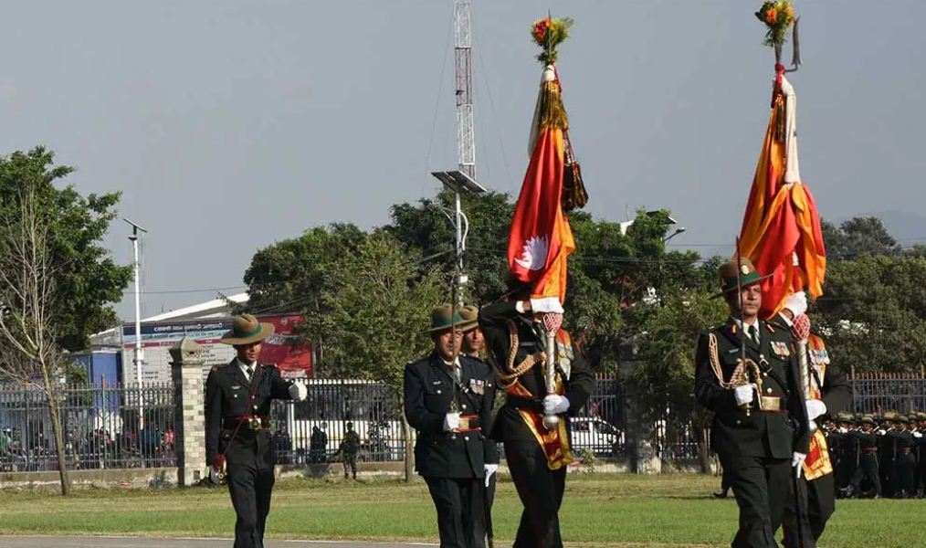 सैनिकमञ्च टुँडिखेलमा फूलपाती बढाइँ